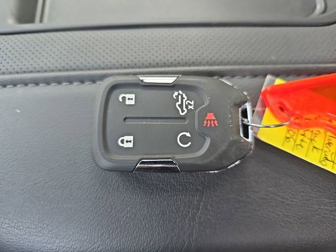 Used 2022 Chevrolet Silverado 2500 High Country image 34