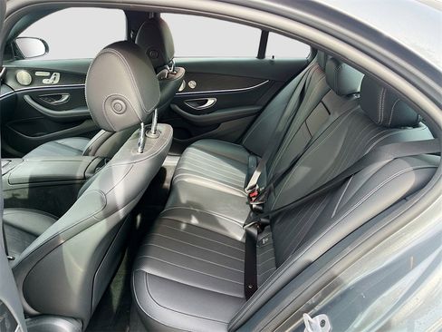 Used 2023 Mercedes-Benz E 350 4MATIC Sedan image 25