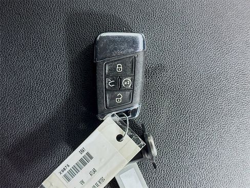 Used 2021 Volkswagen Atlas SE image 34