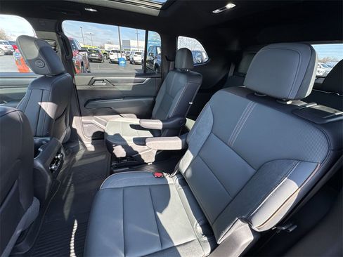 Used 2025 GMC Acadia AT4 image 23