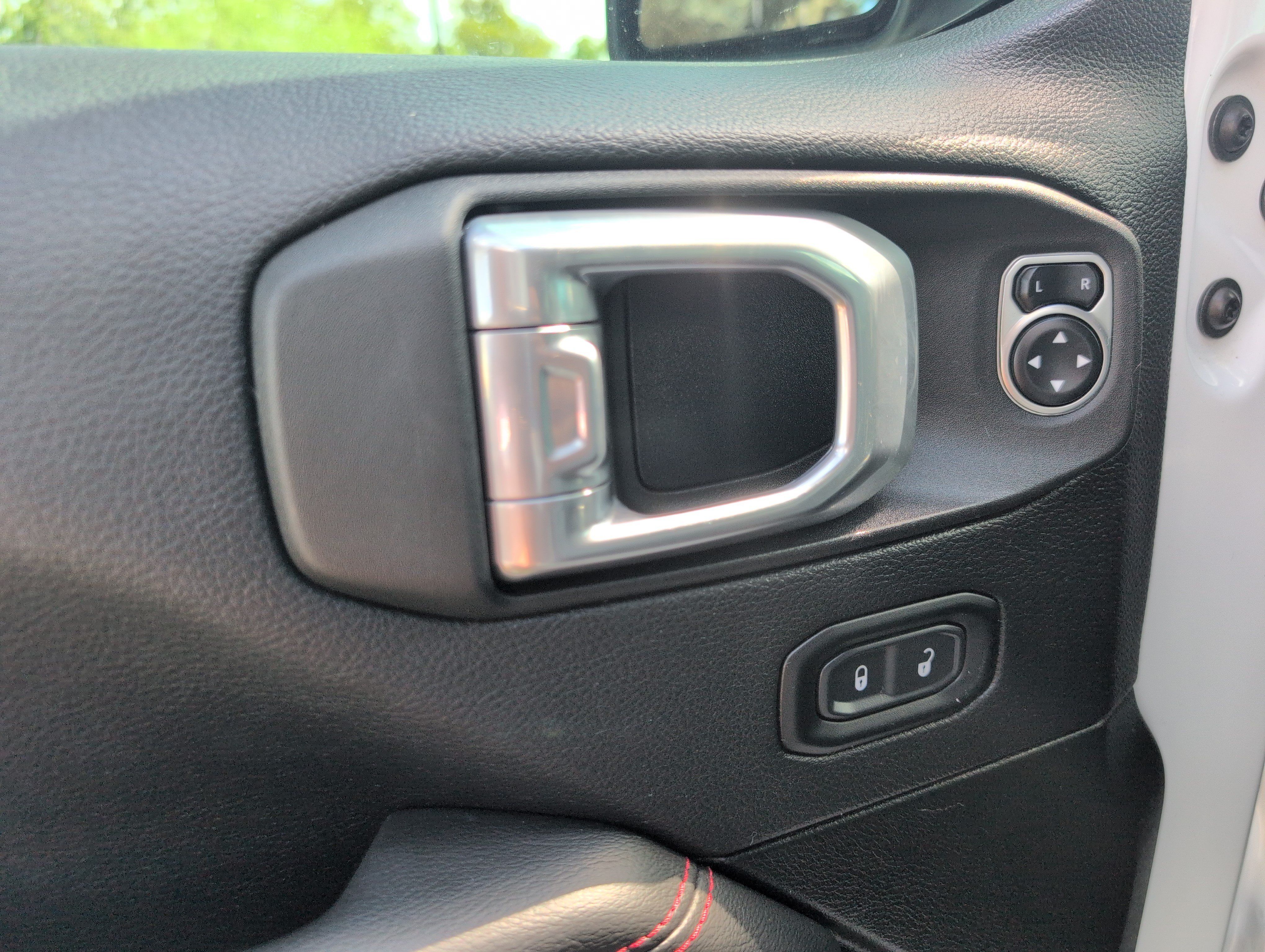 Used 2021 Jeep Wrangler Unlimited Rubicon AWD/4WD image 8