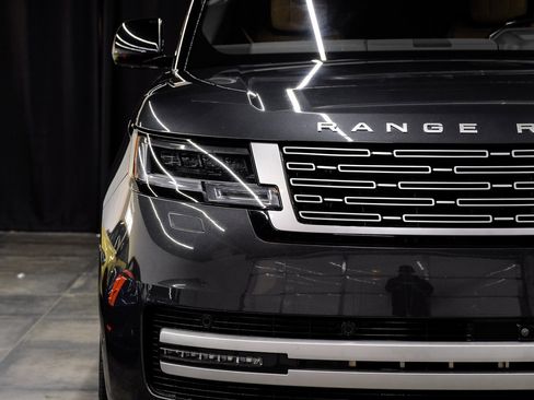 Used 2023 Land Rover Range Rover Autobiography image 54