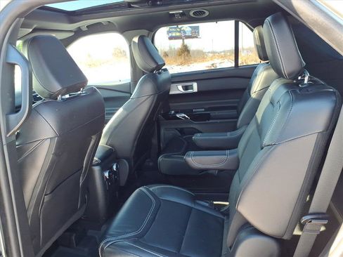 Used 2023 Ford Explorer ST w/ Equipment Group 401A image 9