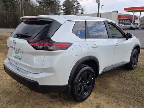 New 2026 Nissan Rogue SV image 10