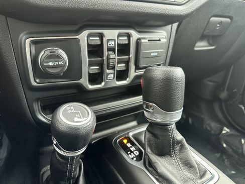 Certified 2024 Jeep Gladiator Sport image 22