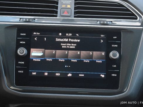 Used 2020 Volkswagen Tiguan SE w/ Panoramic Sunroof Package AWD/4WD image 25