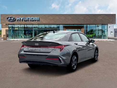 New 2026 Hyundai Elantra Sport image 7