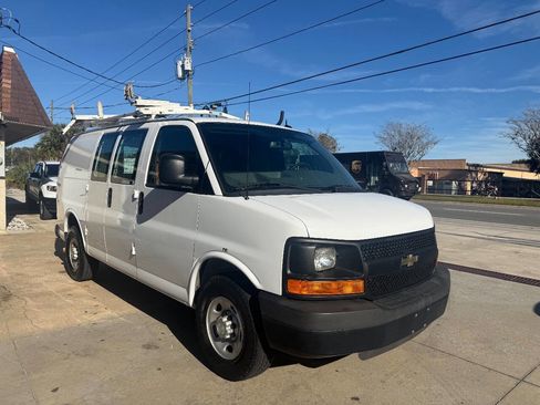 Used 2015 Chevrolet Express 2500 image 7