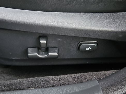 Used 2011 Subaru Outback 2.5i Limited image 27