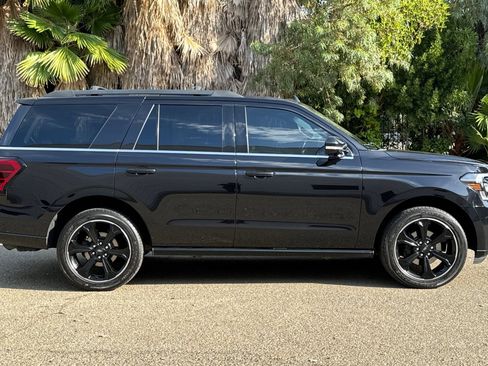 Certified 2022 Ford Expedition Limited image 2