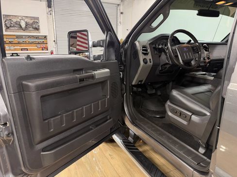Used 2011 Ford F250 Lariat w/ Lariat Interior Pkg AWD/4WD image 12