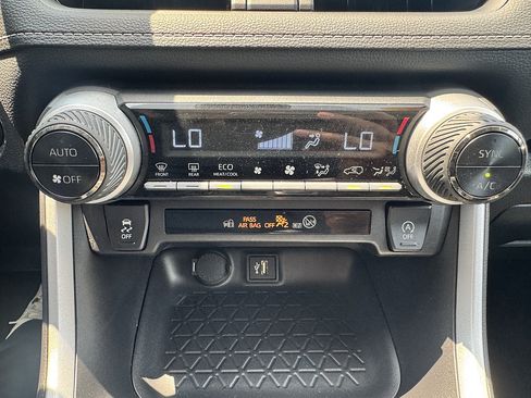 Certified 2025 Toyota RAV4 XLE AWD/4WD image 17