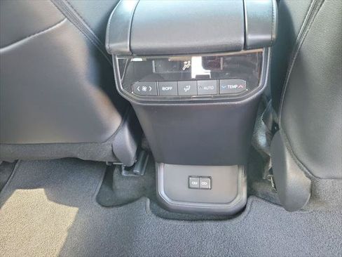 Certified 2026 Toyota Highlander XLE AWD/4WD image 33