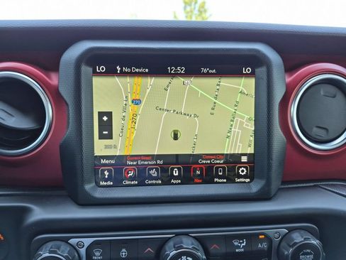 Used 2023 Jeep Wrangler Unlimited Rubicon w/ Cold Weather Group AWD/4WD image 16