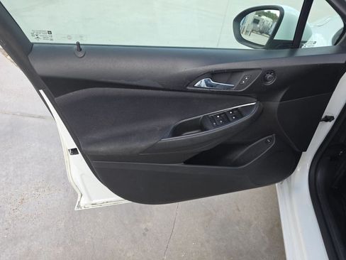 Used 2017 Chevrolet Cruze LS FWD image 53