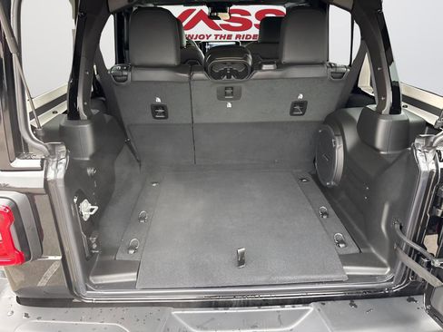 New 2025 Jeep Wrangler Unlimited Rubicon 392 image 40