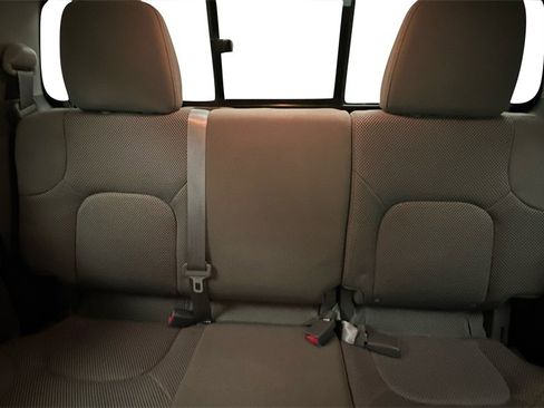 Used 2020 Nissan Frontier SV image 12