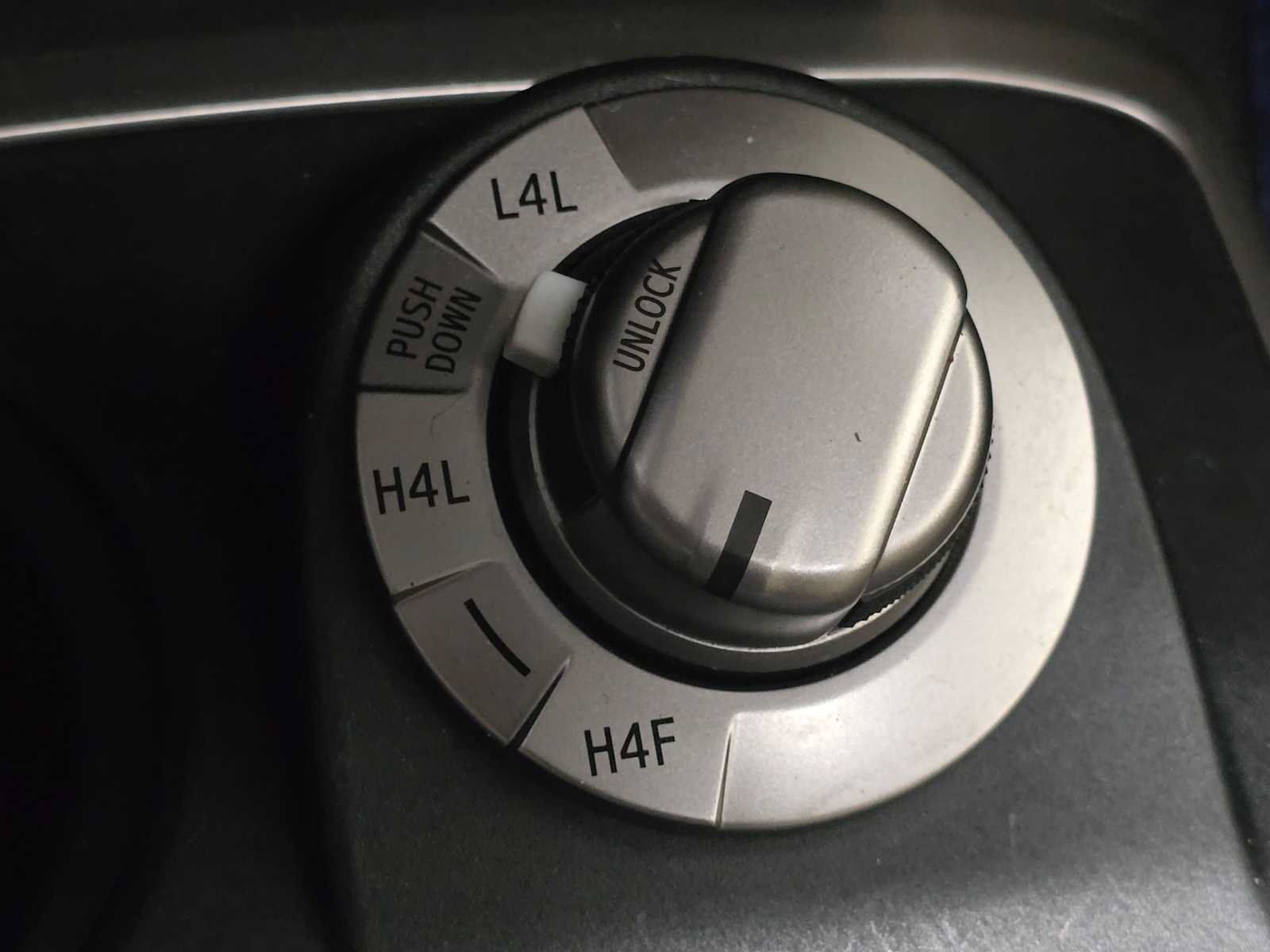 Used 2015 Toyota 4Runner Limited AWD/4WD image 16