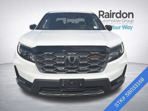 Used 2025 Honda Ridgeline TrailSport image 2