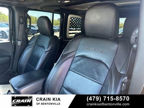 Used 2018 Jeep Wrangler Unlimited Sahara AWD/4WD image 15