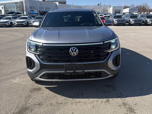 Certified 2025 Volkswagen Atlas Cross Sport SEL image 2