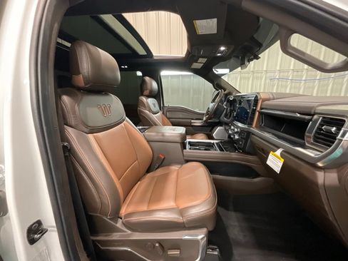 Used 2025 Ford F350 King Ranch AWD/4WD image 12