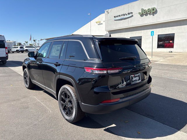 New 2026 Jeep Grand Cherokee Altitude AWD/4WD image 3