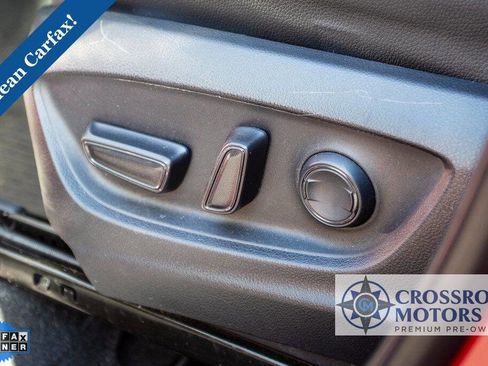 Used 2022 Toyota Corolla Cross XLE w/ Convenience Package image 17