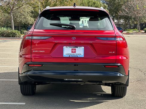 New 2025 Toyota Crown Signia image 5