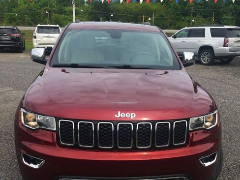 Used 2018 Jeep Grand Cherokee Limited AWD/4WD image 8