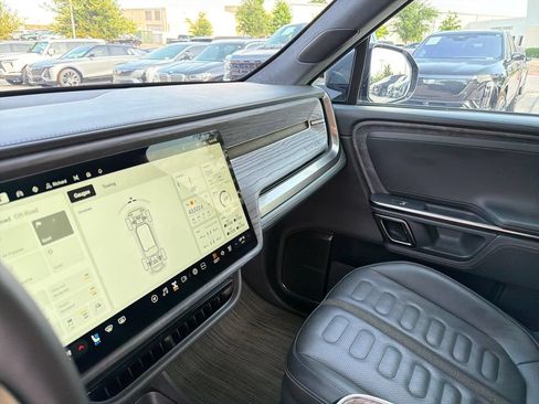 Used 2022 Rivian R1T Adventure AWD/4WD image 24