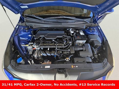 Used 2021 Hyundai Elantra Limited image 14