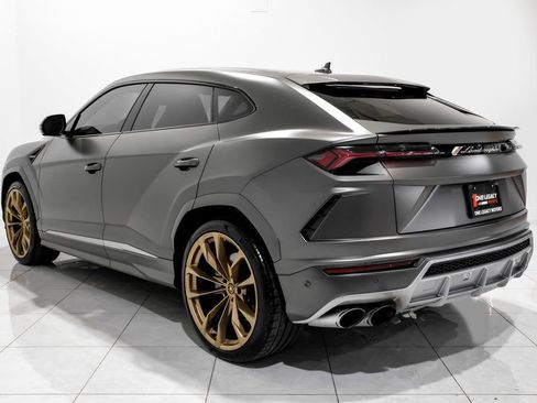Used 2022 Lamborghini Urus image 9