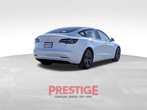 Used 2023 Tesla Model 3 Standard Range image 9