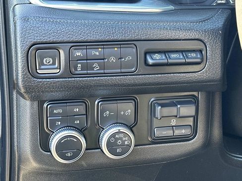 Used 2021 GMC Yukon Denali w/ Denali Ultimate Package image 21