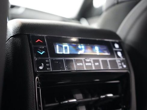 New 2025 Jeep Grand Cherokee L Limited image 23