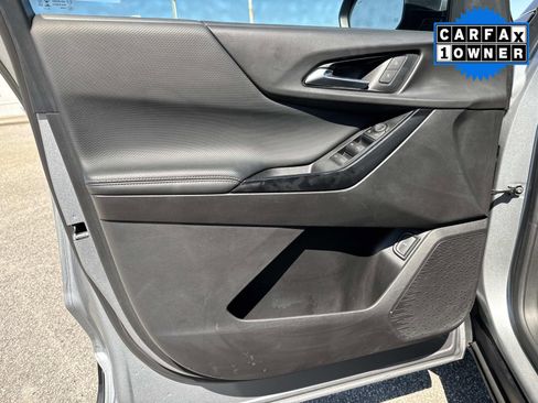 Used 2025 Chevrolet Equinox LT w/ Convenience Package II image 19