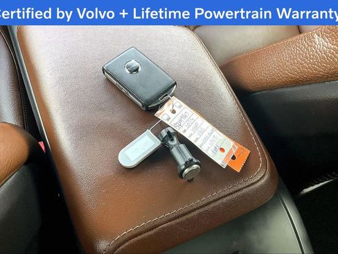 Used 2025 Volvo V60 B5 Cross Country Plus image 14