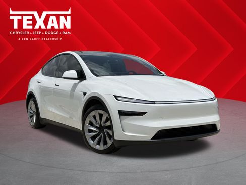 Used 2026 Tesla Model Y Long Range AWD/4WD image 1