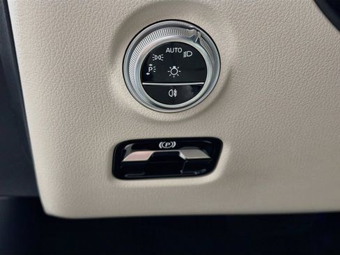 Used 2026 Mercedes-Benz C 300 4MATIC Sedan image 11