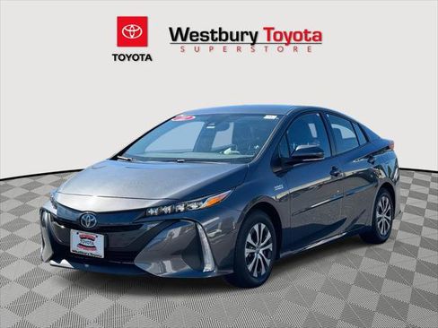 Certified 2022 Toyota Prius Prime XLE image 3