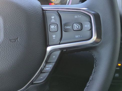 New 2026 RAM 2500 Laramie AWD/4WD image 27