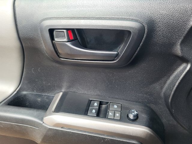 Used 2023 Toyota Tacoma SR5 AWD/4WD image 13