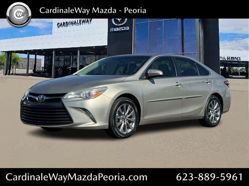 Used 2017 Toyota Camry XLE image 1