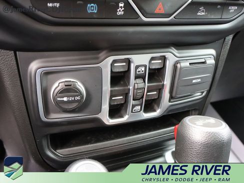 Used 2023 Jeep Wrangler Unlimited w/ Cold Weather Group AWD/4WD image 36