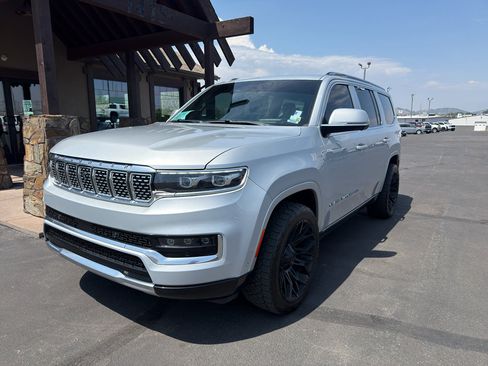 Used 2022 Jeep Grand Wagoneer Series I AWD/4WD image 3