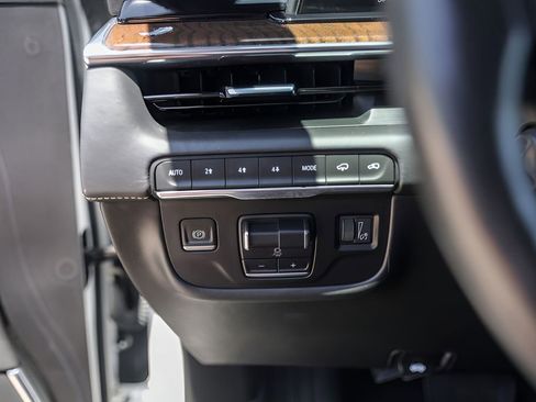 Used 2021 Cadillac Escalade ESV Sport Platinum w/ Heavy-Duty Trailer Package AWD/4WD image 15