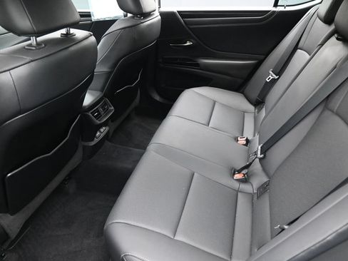 Used 2022 Lexus ES 350 w/ ES 350 Ultra Luxury Package FWD image 16