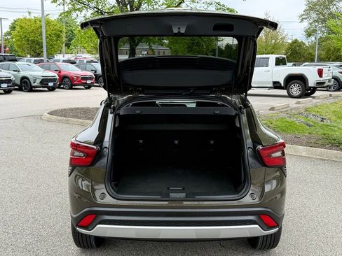 Used 2024 Chevrolet Trax LT w/ Driver Confidence Package FWD image 10