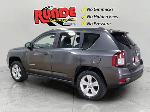Used 2017 Jeep Compass Latitude AWD/4WD image 4